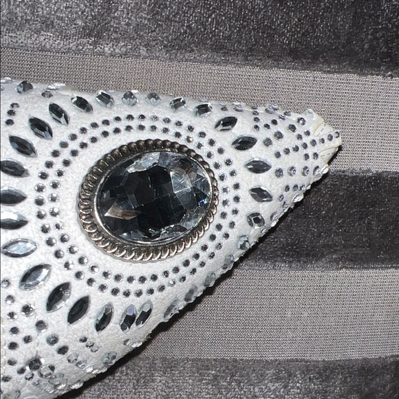 ✨ Royal Radiance Jeweled Stiletto Pumps ✨ - Picture 4 of 9